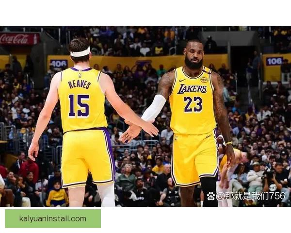 詹姆斯点评里夫斯球风 独特节奏与变向打破白人球员刻板印象